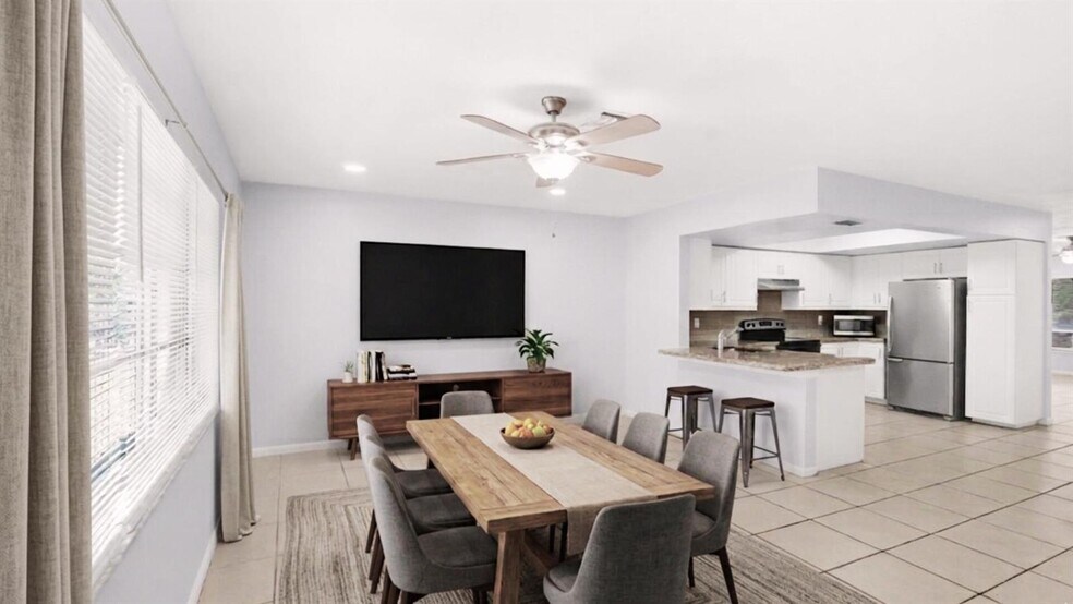 Building Photo - 7106 NW 80th Ave