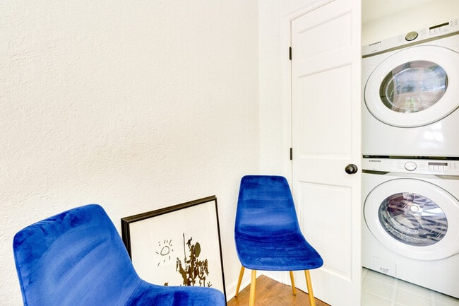 Building Photo - 15 S Lawsona Blvd