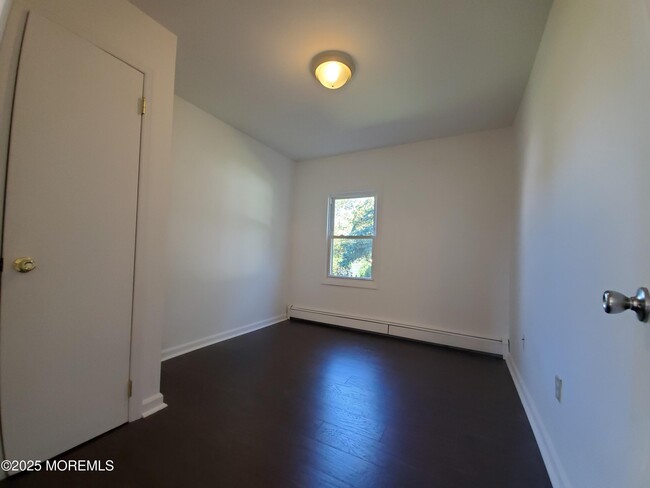 Building Photo - 722 Monmouth Pkwy