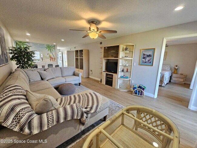 Building Photo - Furnished Cocoa Beach Condo