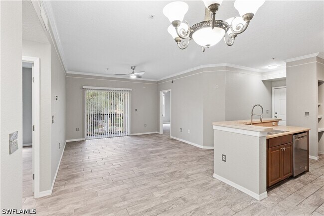 Building Photo - 11561 Villa Grand