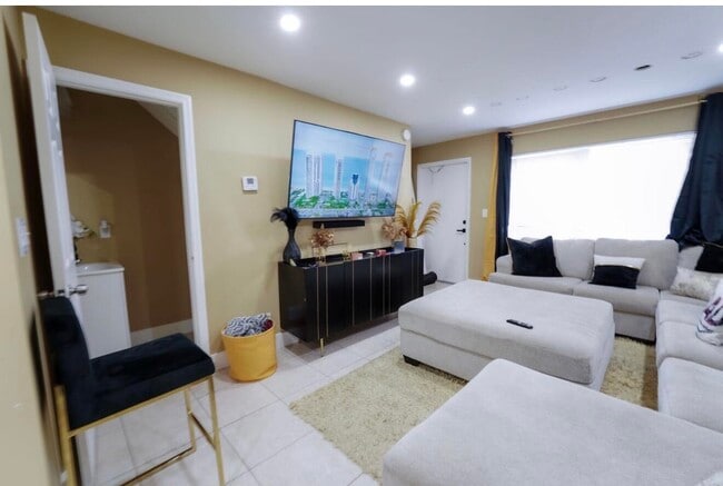 Building Photo - 6611 Winfield Blvd