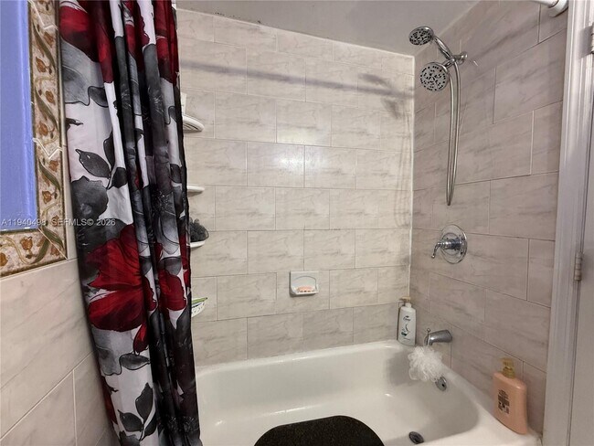 Building Photo - 495 NW 72nd Ave