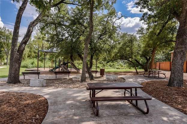 Building Photo - 1265 Summerbrooke Cir