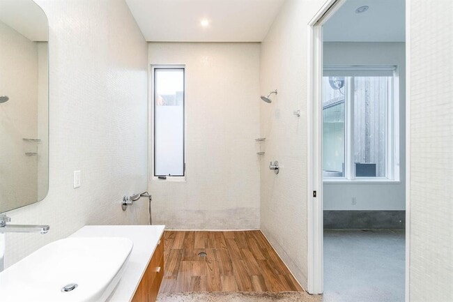 Building Photo - 3305 Garden Villa Ln
