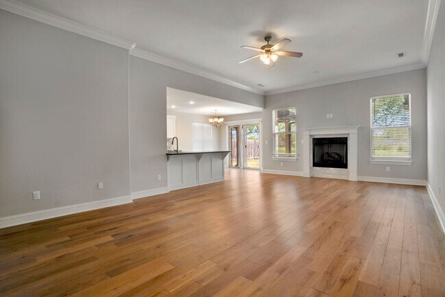 Building Photo - 3 Bed 2 Bath Home near Stonebridge Meadows Country Club