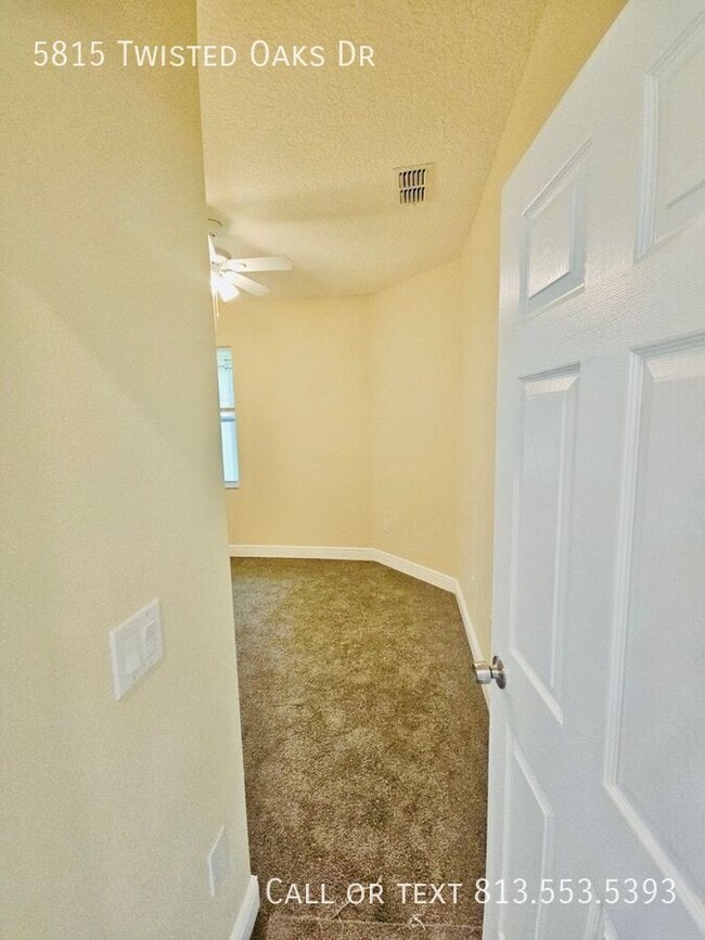 Building Photo - 5815 Twisted Oaks Dr