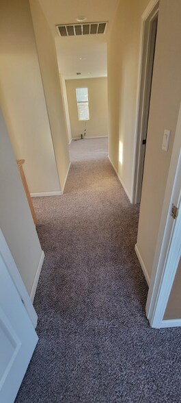 Building Photo - 1322 Paseo Belleza
