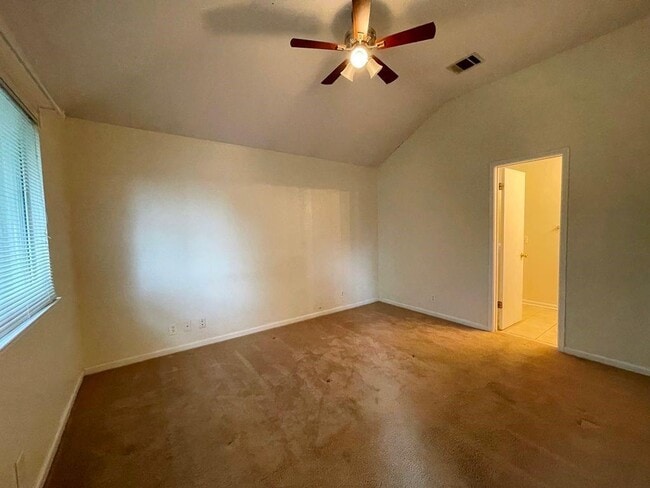 Building Photo - 205 Juniper Dr