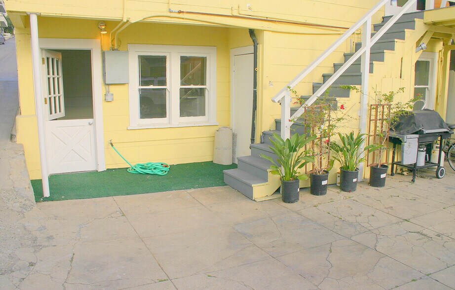 Primary Photo - 4209 Ocean Dr