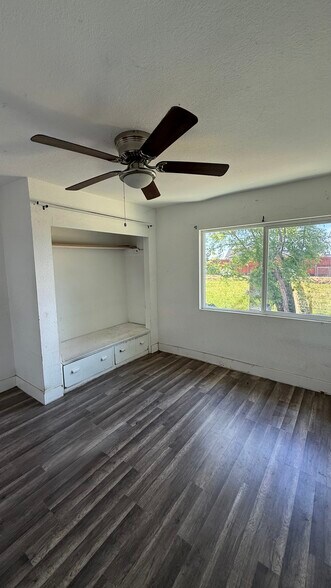 Building Photo - 3307 Minniear Ave