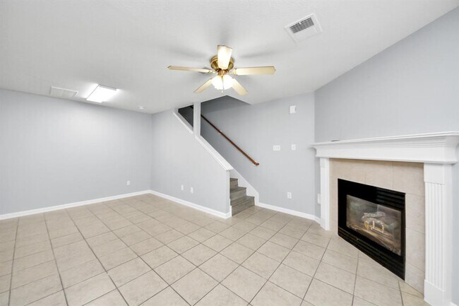 Building Photo - 10405 Shadow Oaks Dr