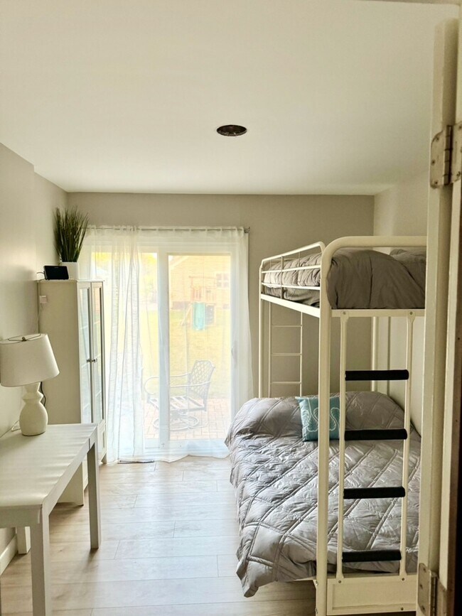 Building Photo - 61 Southgate Course