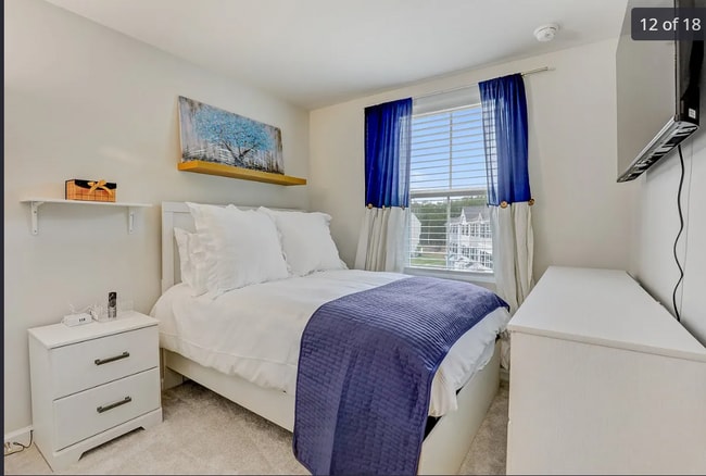 Building Photo - 1001 Cyprus Ct