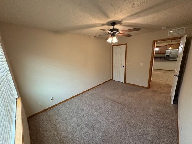 Building Photo - Townhome in Southeast Lincoln