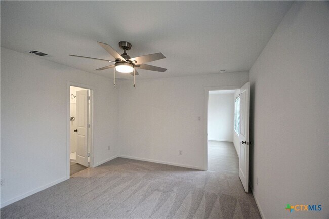 Building Photo - 3748 Axis Hl St