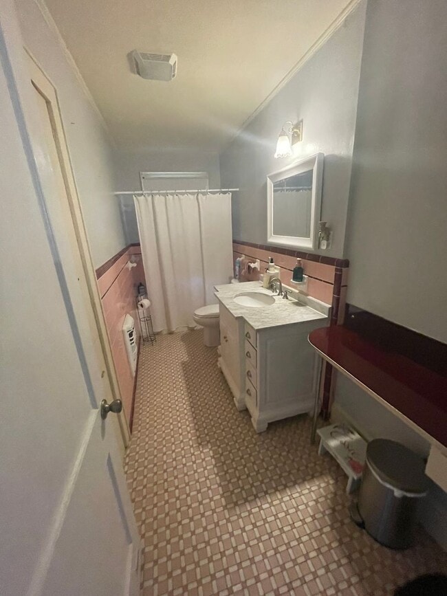 Building Photo - Spacious South Highlands 2 Bedroom Home with flex rooms!