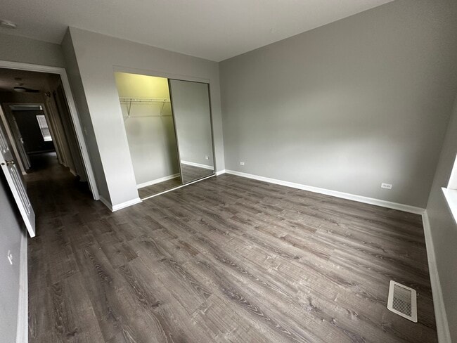Building Photo - 707 Genesee Dr