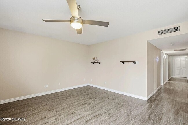 Building Photo - 4526 S Terrace Rd