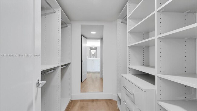 Building Photo - 555 NE 34th St