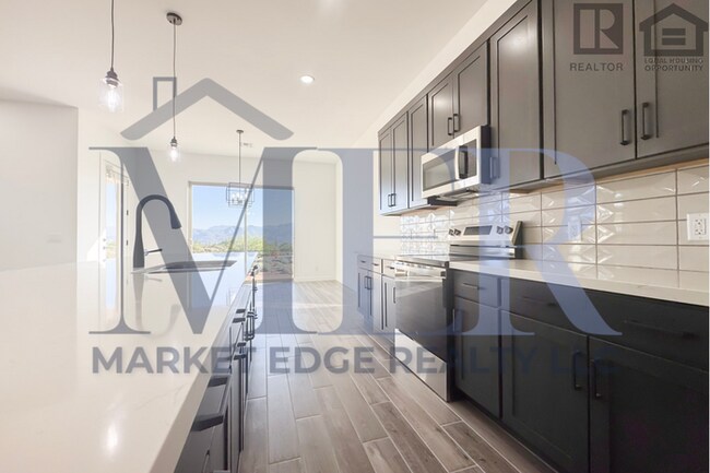 Building Photo - 3Bed/2.5Bath Home in Rio Verde/4 Car Garage! Ready for Immediate Move-In!