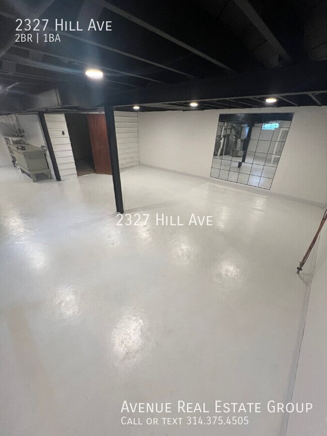 Building Photo - 2327 Hill Ave