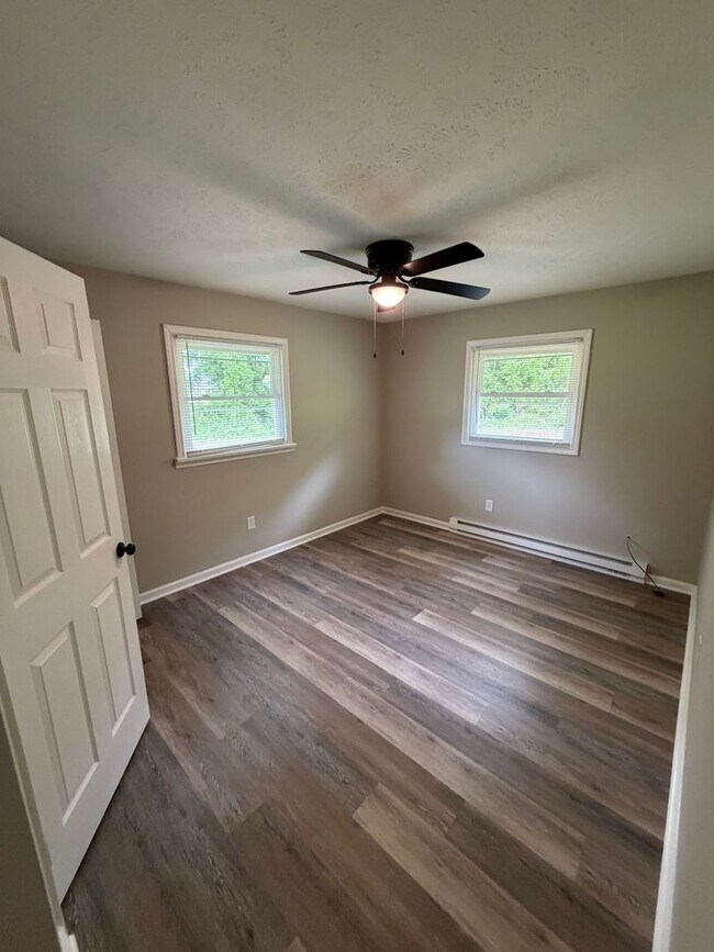 Building Photo - 4405 Diddle Dr