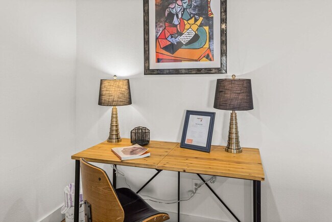 Building Photo - 2612 SW Livingston Square