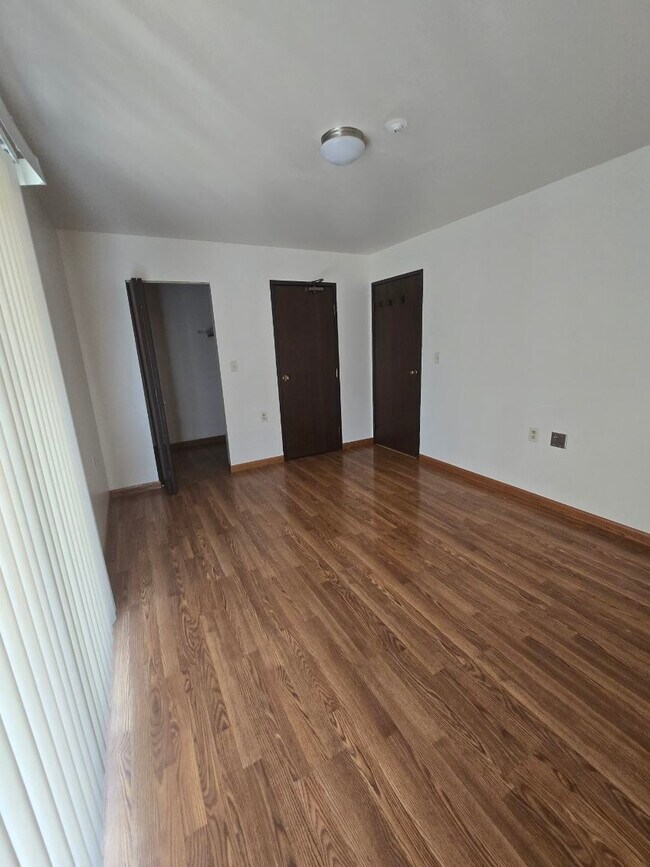Building Photo - 9096 N Park Plaza Ct