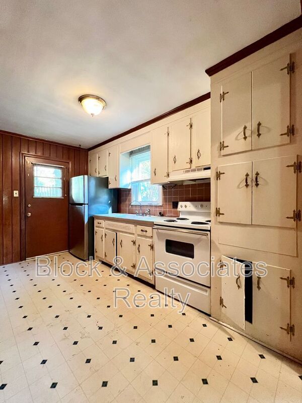 Building Photo - 139 Endsley Ave