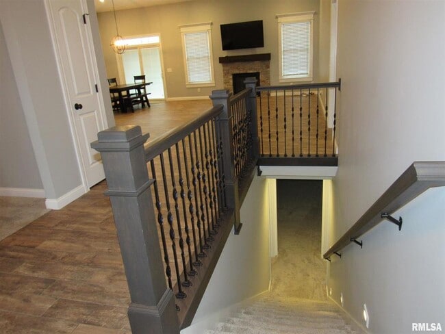 Building Photo - 1659 Celtic