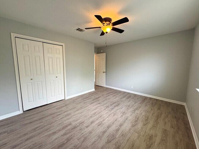 Building Photo - 1009 Rutgers Dr