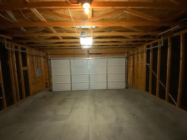 Building Photo - 4 Bedroom Single Story Home Available Near McMahon Blvd NW & Unser Blvd NW!