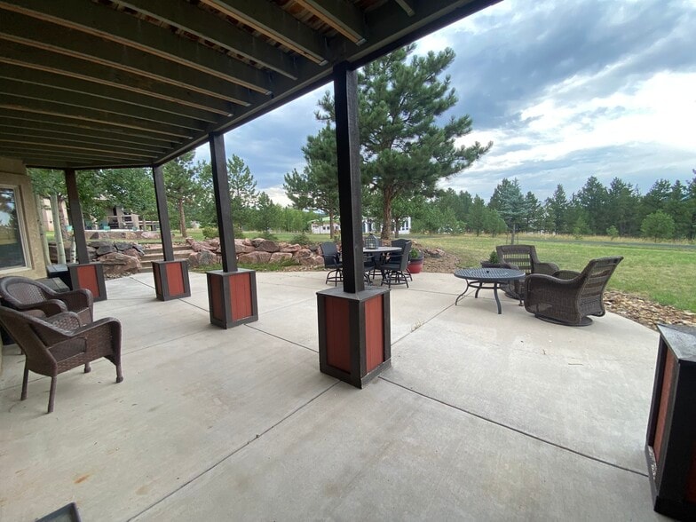 Building Photo - 220 Eagle Pines Dr