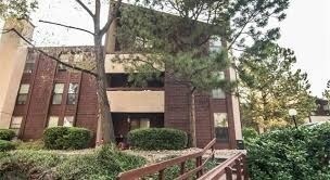 Building Photo - Large 1 Bedroom 1 bath with Loft!