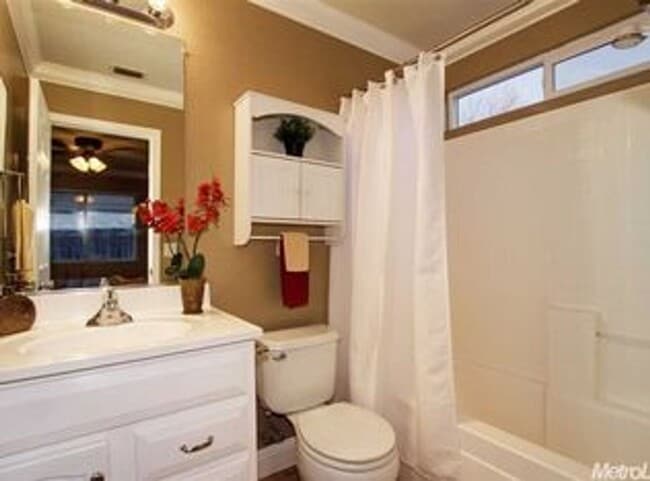 Building Photo - Beautiful 4-Bedroom Home in West Roseville – Available Now! SEE VIDEO