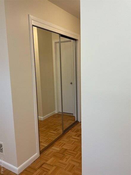 Building Photo - 430 Somerset Dr