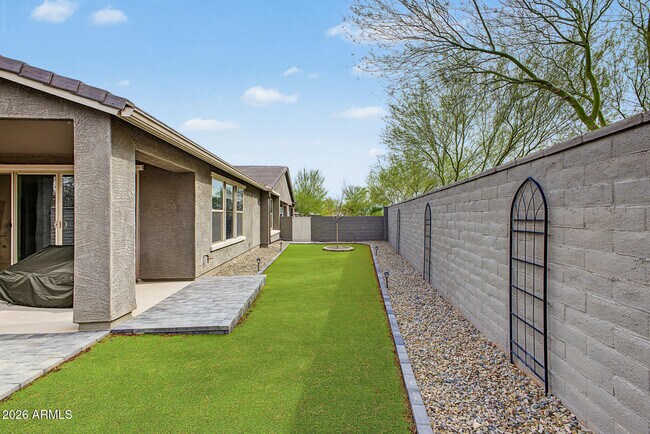 Building Photo - 20398 W Elm Dr
