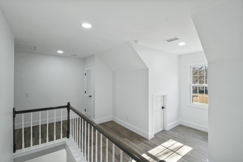 Building Photo - 305 Mayfield St