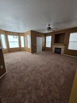 Building Photo - 10550 W Alexander Rd