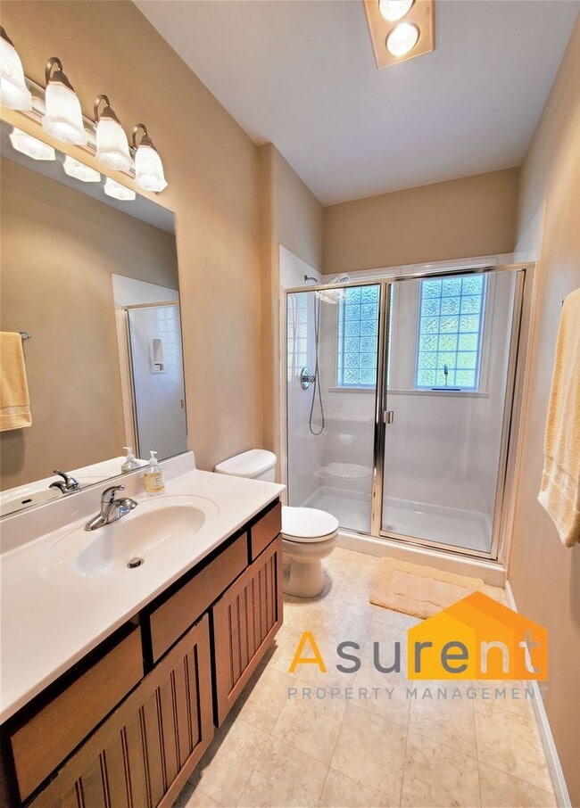 Building Photo - Fully Furnished Luxury Townhouse Available Soon!