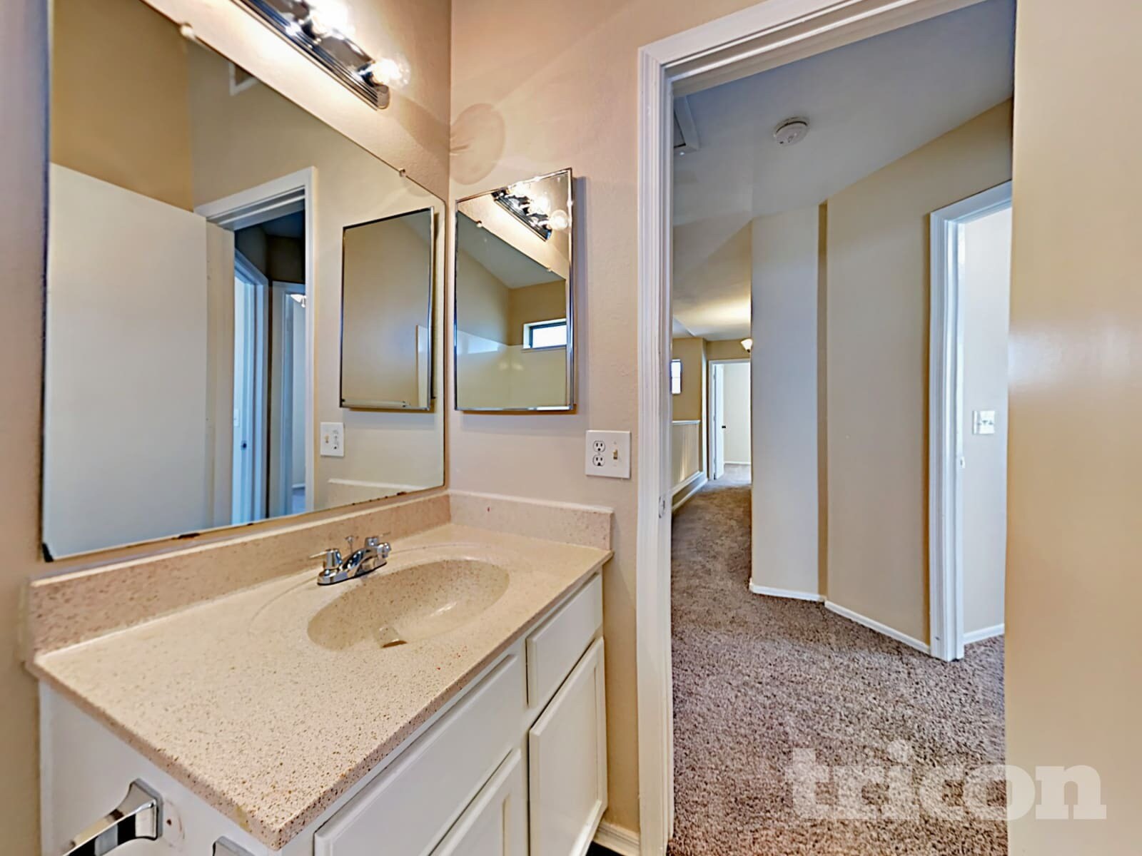 Building Photo - 8668 W Hubbell St