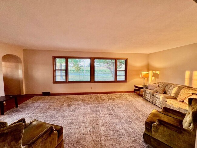 Building Photo - 3 bedroom Home, Buchanan, Country Setting