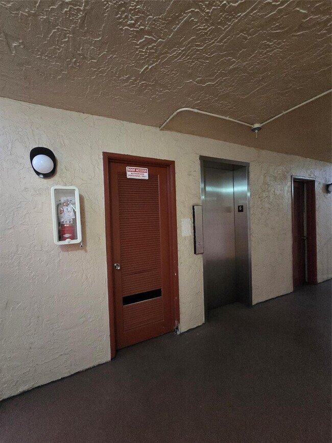 Building Photo - 3400 Blue Lake Dr