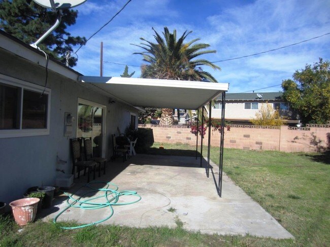 Building Photo - 2284 Athens Ave