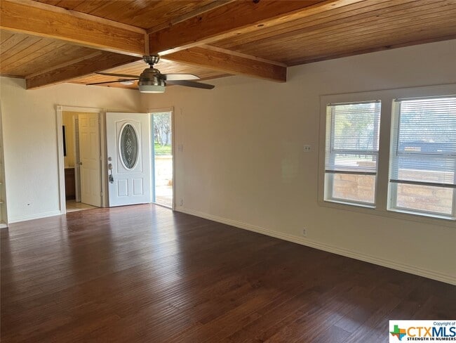 Building Photo - 230 Six Pines Rd