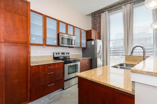 Building Photo - 1136 Washington Ave