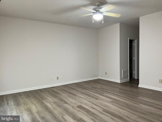 Building Photo - 11307 Macon Dr