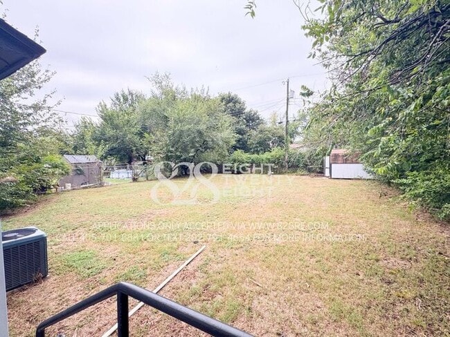 Building Photo - AVAILABLE NOW! Cute 2 Bed/1 Bath Single Fa...