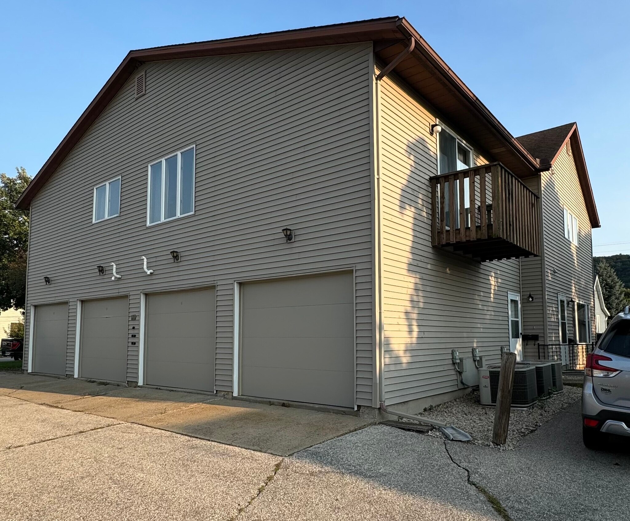 1 garage space - 287 Orrin St